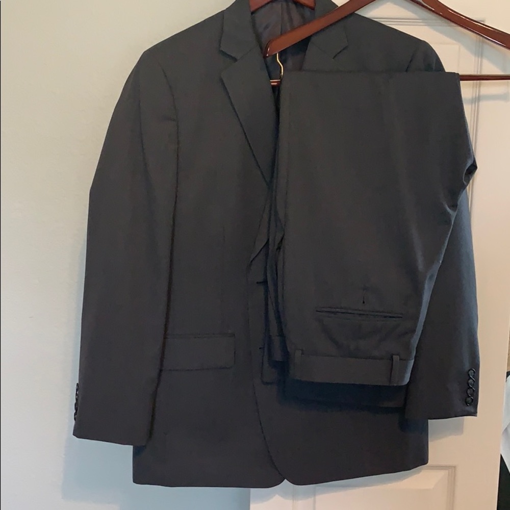 NEVER WORN MENS STAFFORD SUIT